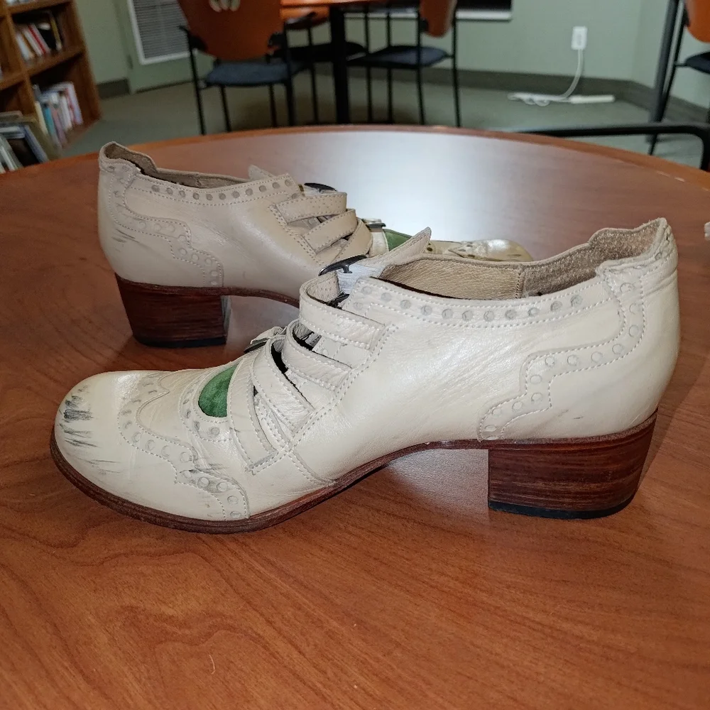 JOHN FLUEVOG Adrians : Alli 4-Buckle Mary Jane Brogue Wingtip Shoes US 7 Beige - Picture 8 of 16